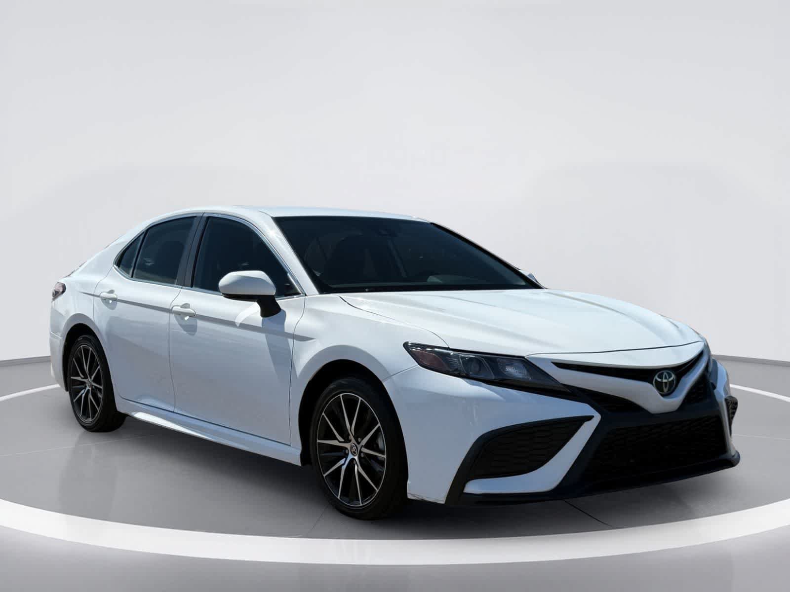Used 2024 Toyota Camry SE FWD image 9