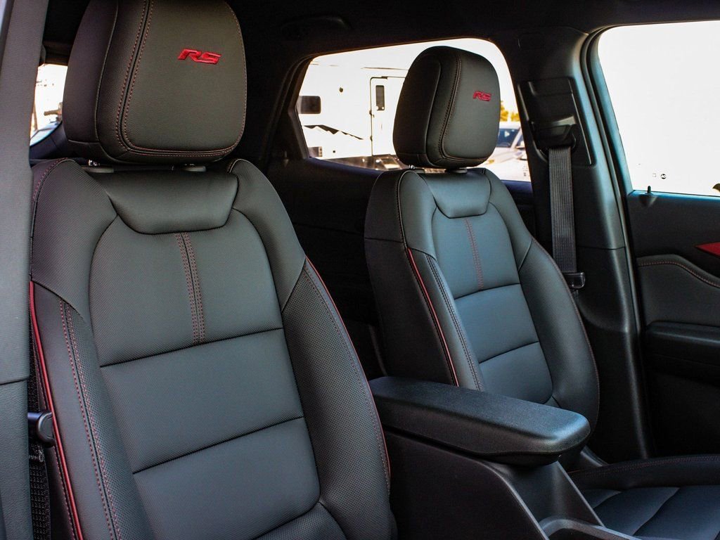 Used 2025 Chevrolet TrailBlazer RS w/ Convenience Package image 40