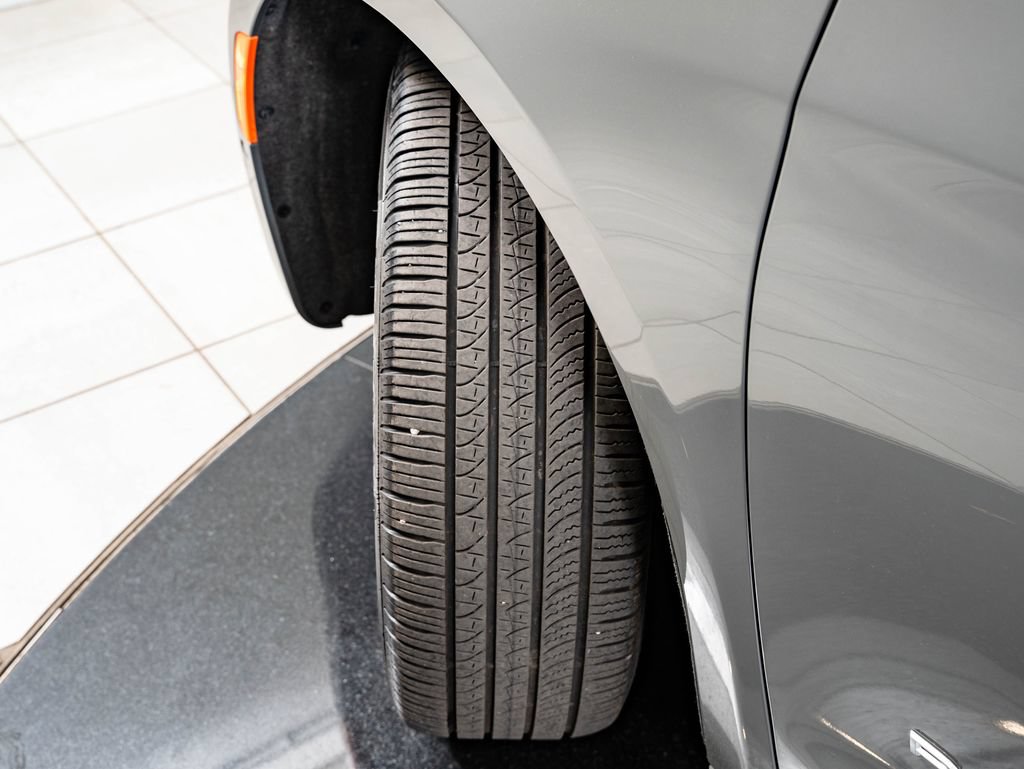 Used 2024 Chrysler Pacifica Pinnacle AWD/4WD image 50