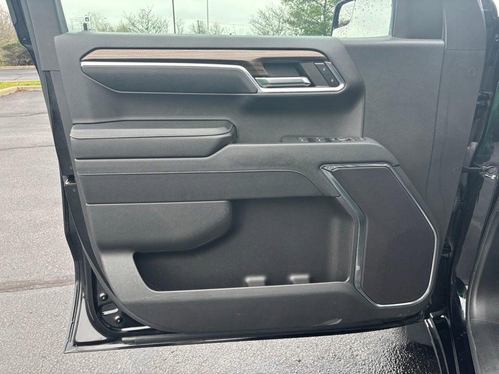 Used 2023 Chevrolet Silverado 1500 LT image 12