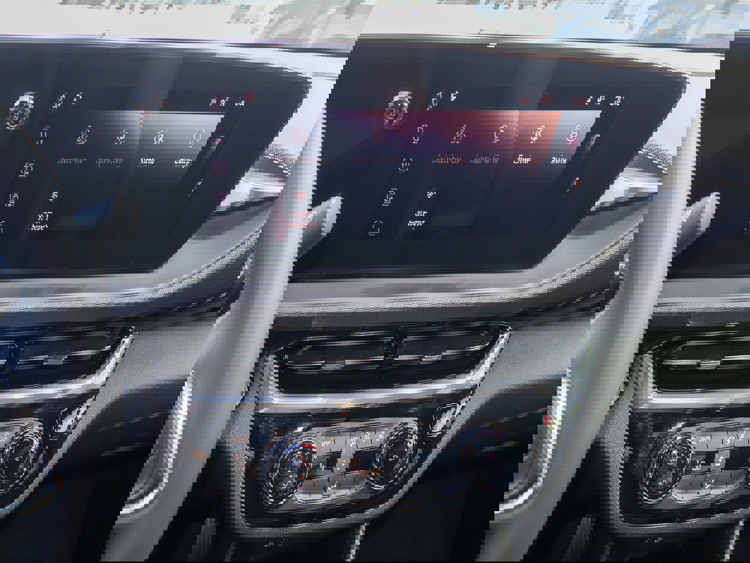 Used 2024 Buick Envista Sport Touring image 17