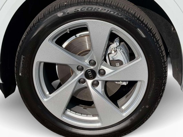 Certified 2025 Audi Q5 Premium Plus AWD/4WD image 10