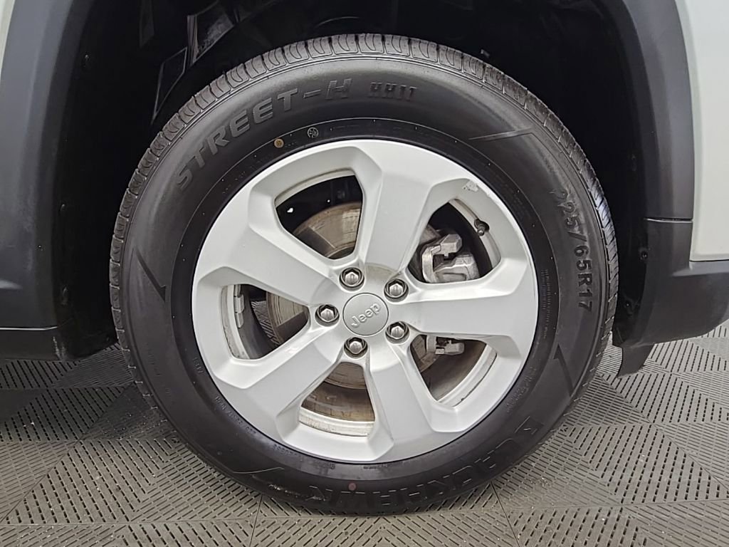 Used 2022 Jeep Compass Latitude image 46