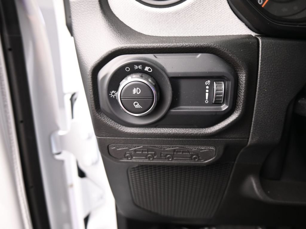 Used 2025 Jeep Gladiator Sport image 25