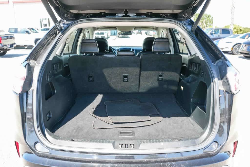 Used 2019 Ford Edge SEL w/ Equipment Group 201A FWD image 25