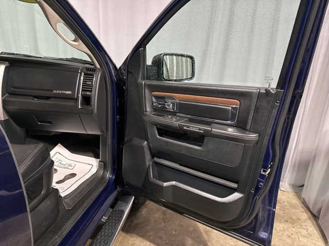Used 2017 RAM 1500 Laramie w/ Convenience Group AWD/4WD image 33