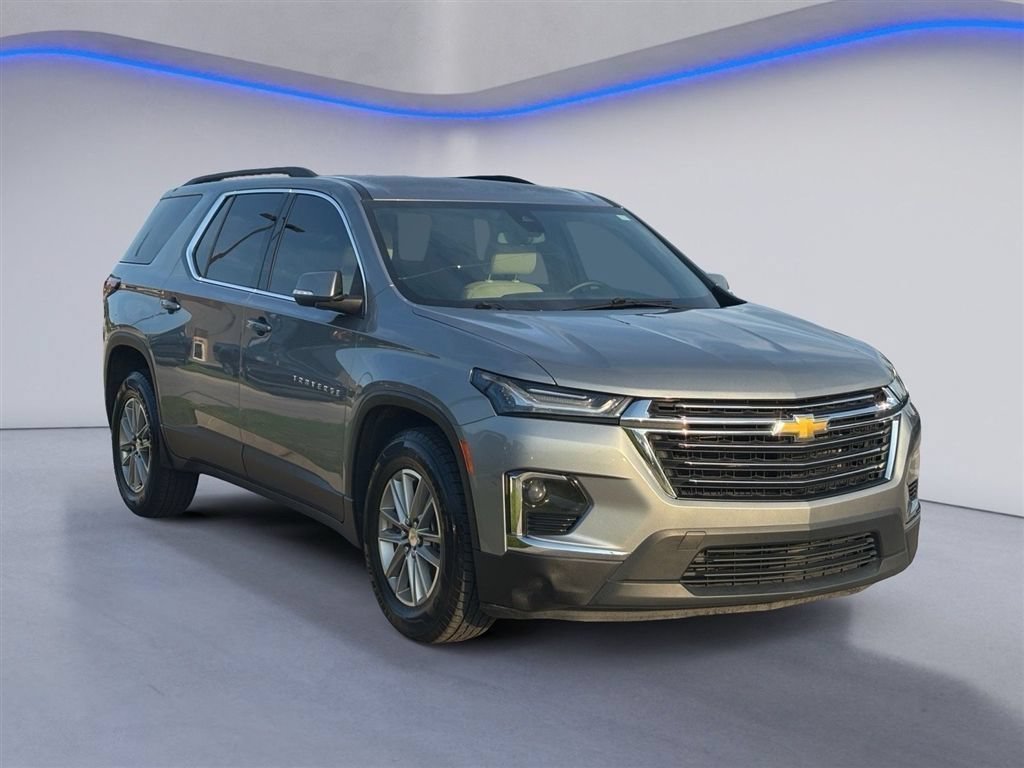 Used 2023 Chevrolet Traverse LT w/ LPO, Cargo Package AWD/4WD image 5