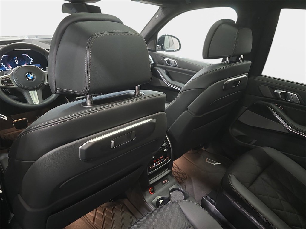 Used 2026 BMW X7 xDrive40i w/ M Sport Package image 13
