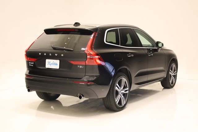 Used 2021 Volvo XC60 T5 Momentum w/ Advanced Package AWD/4WD image 4