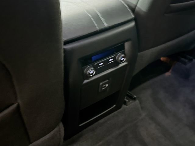 Used 2023 Chevrolet Traverse LT FWD image 27