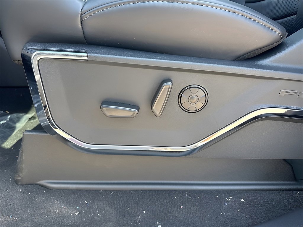 New 2025 Ford F350 Platinum w/ FX4 Off-Road Package image 18