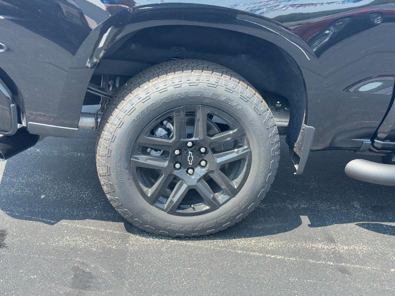 New 2026 Chevrolet Silverado 1500 Custom w/ Turbomax Blackout Package AWD/4WD image 4