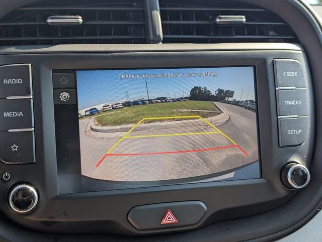 Used 2025 Kia Soul LX w/ LX Technology Package FWD image 18