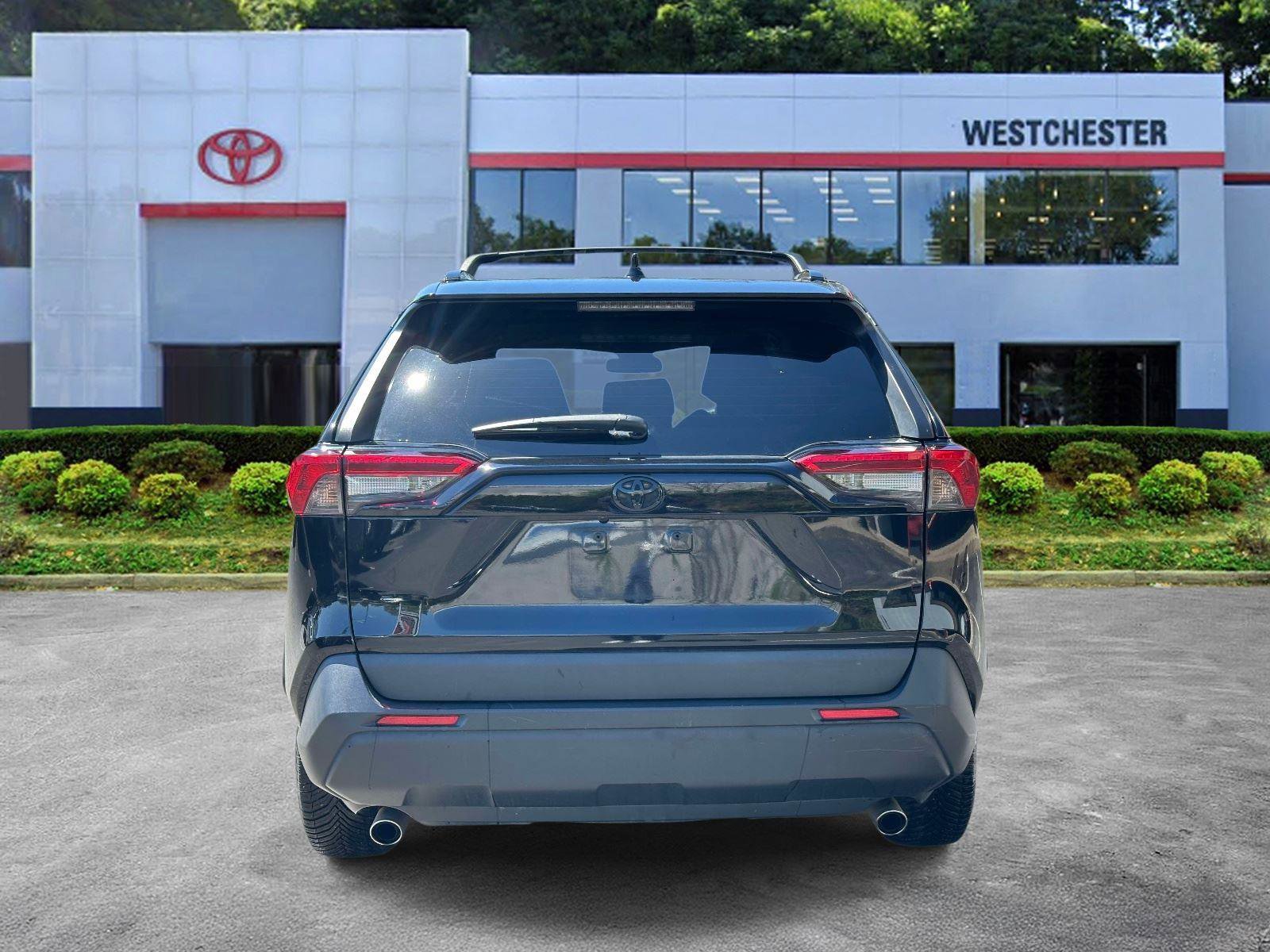Used 2019 Toyota RAV4 LE AWD/4WD image 5
