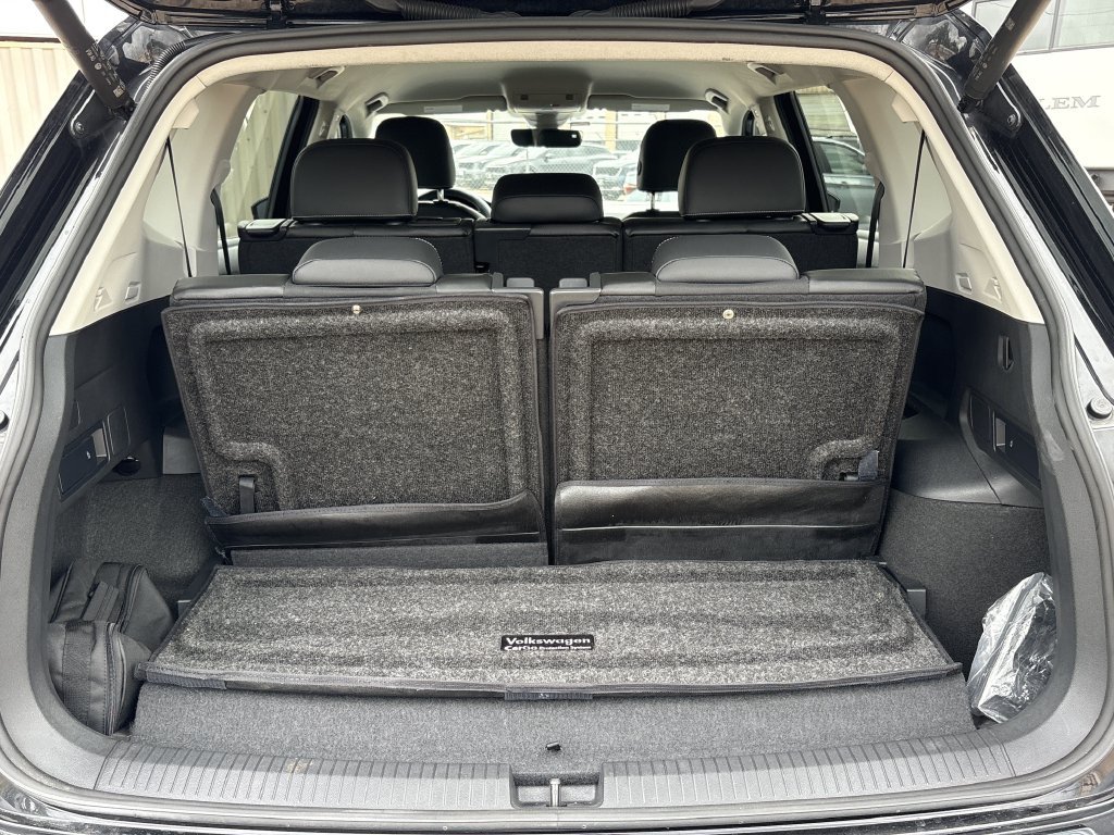 Used 2024 Volkswagen Tiguan SE FWD image 28