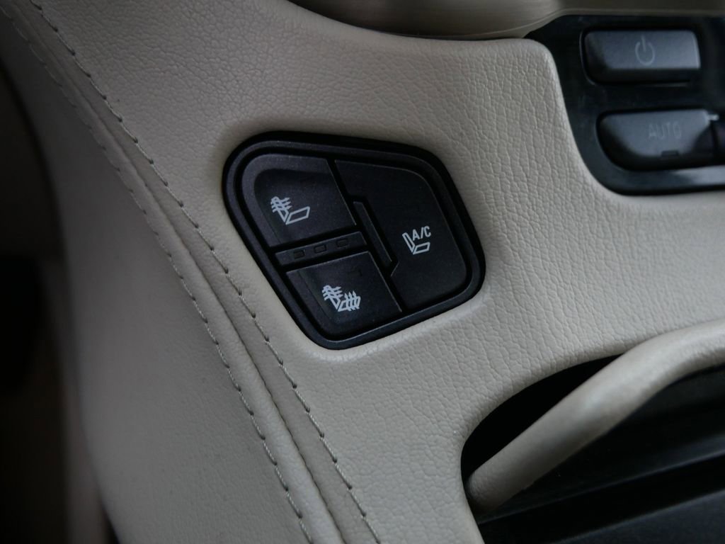 Used 2016 GMC Yukon XL Denali w/ Open Road Package image 29