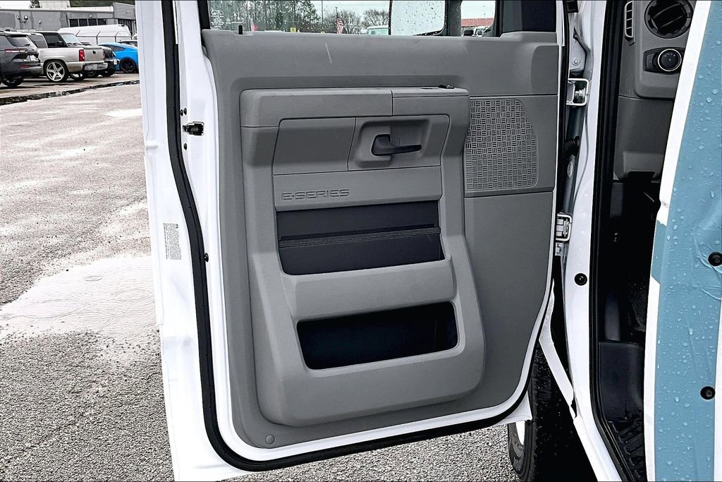 New 2025 Ford E-450 and Econoline 450 Super Duty w/ Power Equipment Group RWD image 13
