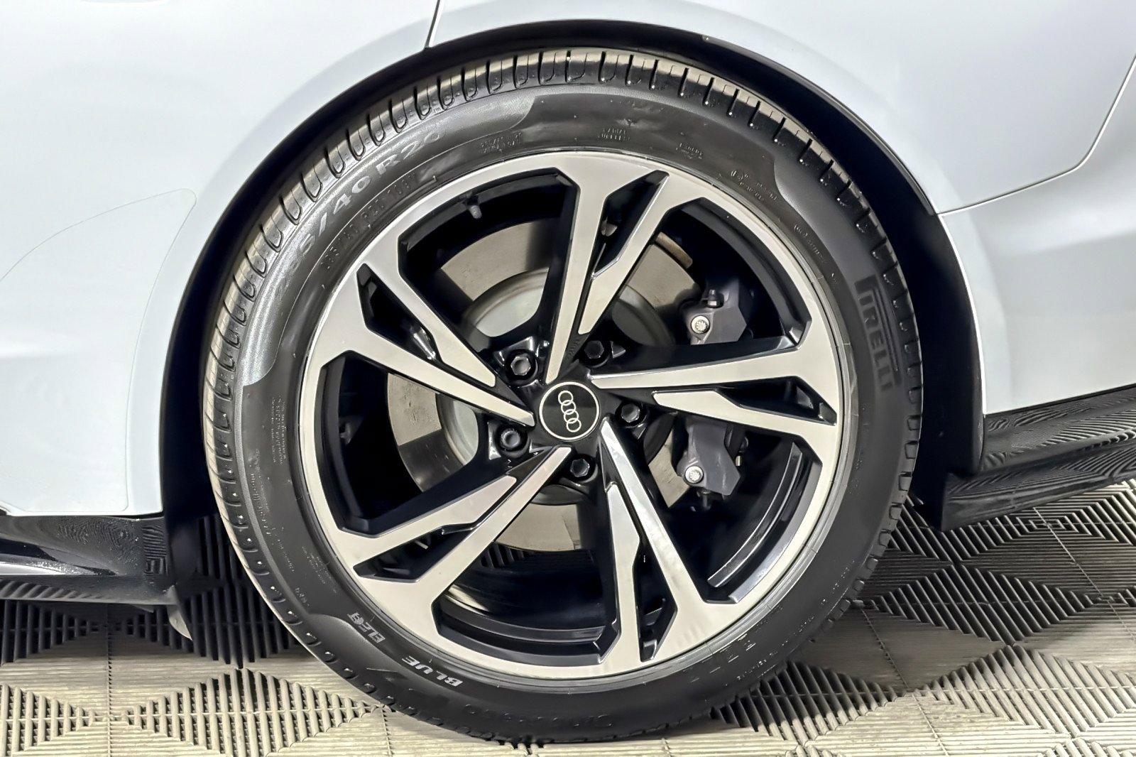 Used 2023 Audi e-tron GT Premium Plus w/ Performance Package image 25