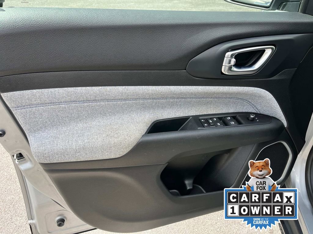 Used 2022 Jeep Compass Latitude image 24