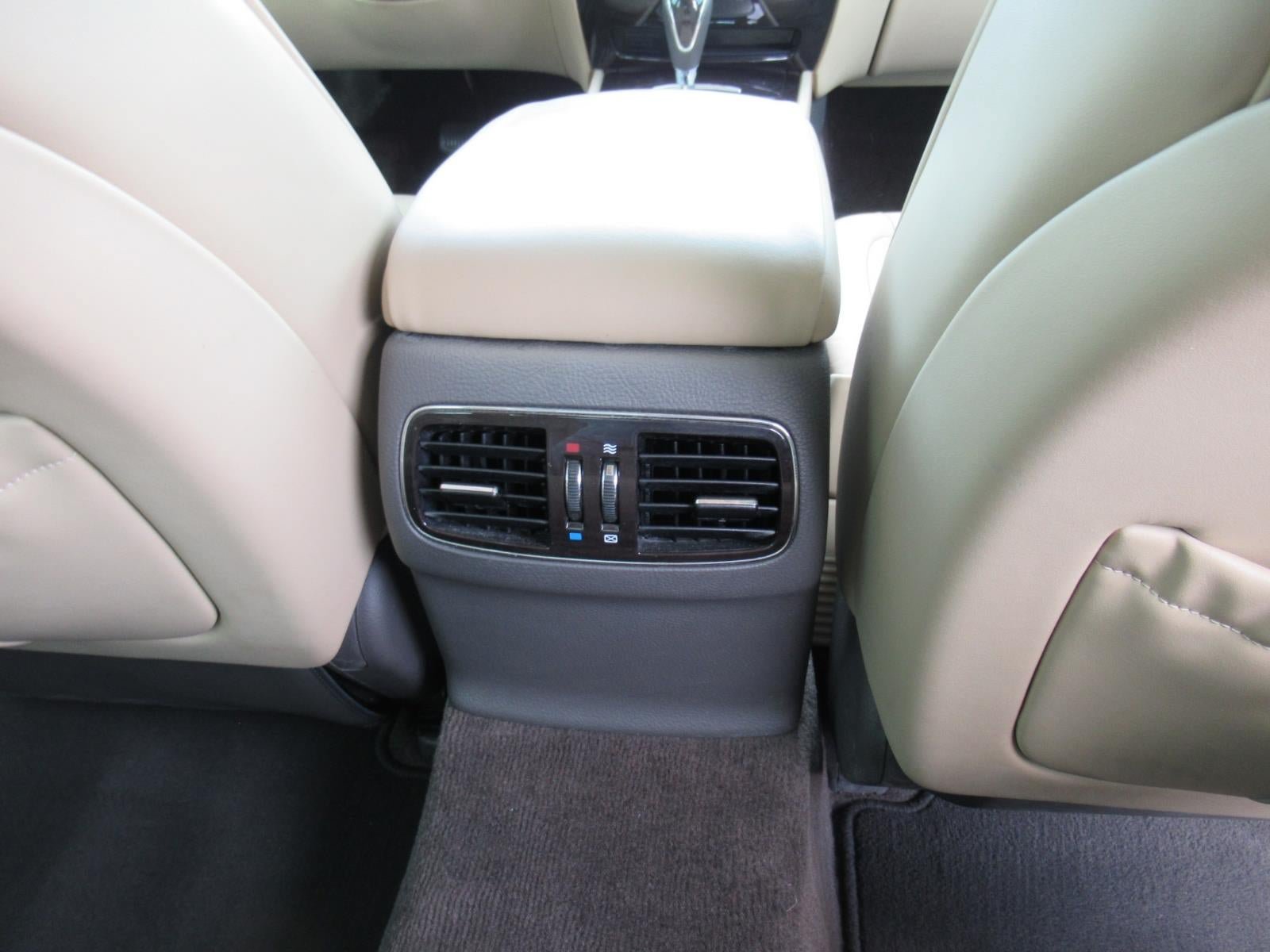 Used 2010 Hyundai Genesis 3.8 w/ Premium Pkg 2 RWD image 31