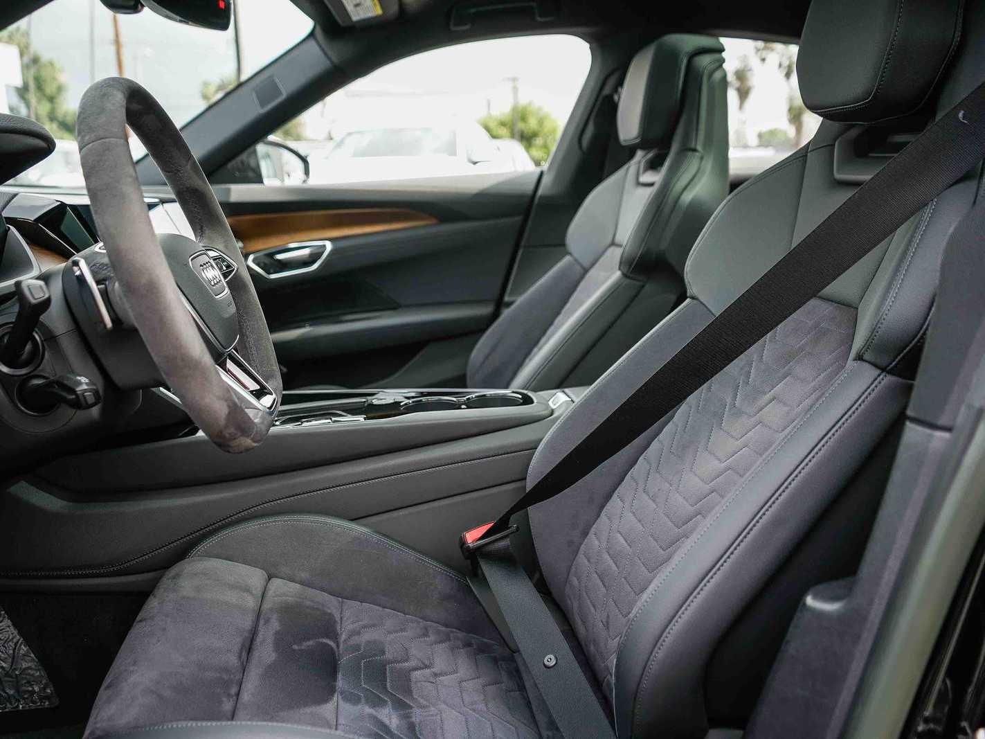 Used 2023 Audi e-tron GT Prestige w/ Prestige Package image 17