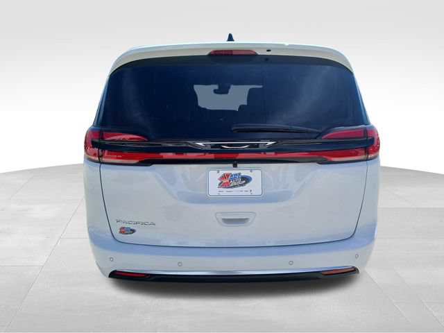 New 2027 Chrysler Pacifica Select FWD image 4