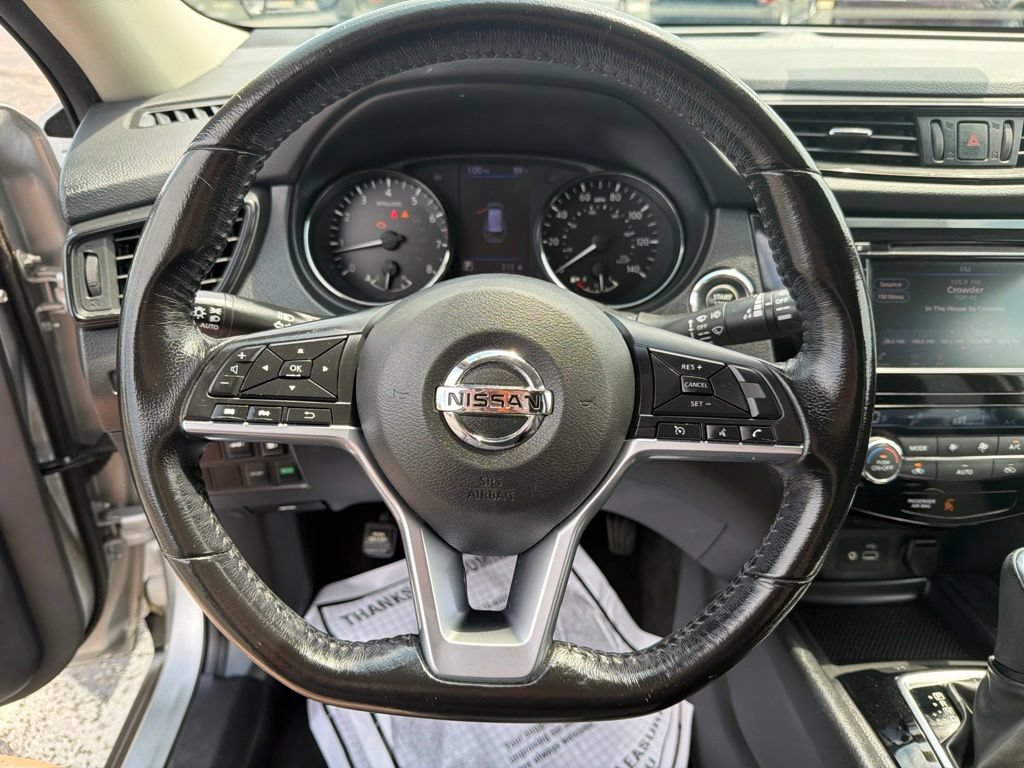 Used 2018 Nissan Rogue SV FWD image 18