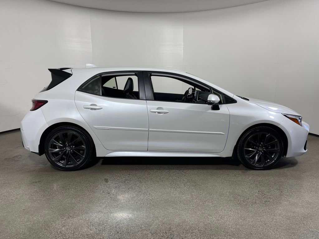 Used 2025 Toyota Corolla XSE FWD image 2