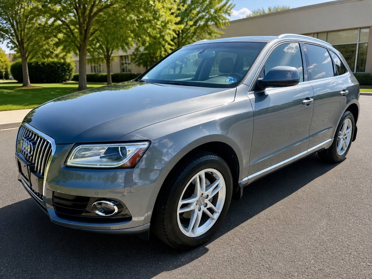 Used 2017 Audi Q5 2.0T Premium Plus AWD/4WD image 1