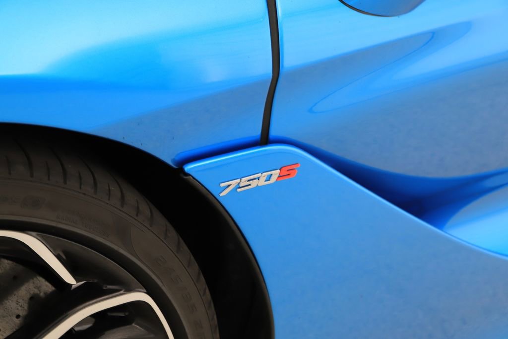 Used 2024 McLaren 750S Spider RWD image 33