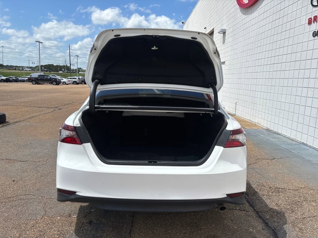 Used 2022 Toyota Camry LE image 24