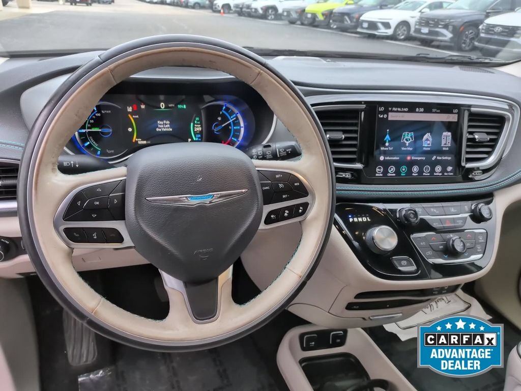 Used 2020 Chrysler Pacifica Limited w/ Advanced Safetytec Group FWD image 23