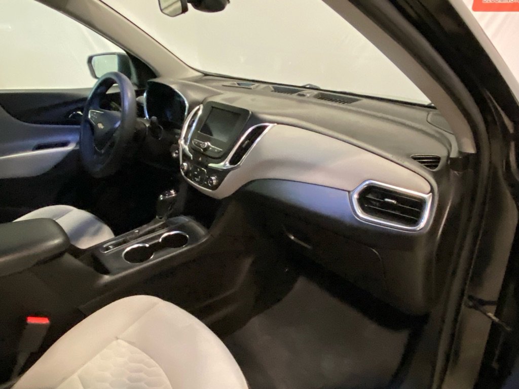 Used 2021 Chevrolet Equinox LS image 28