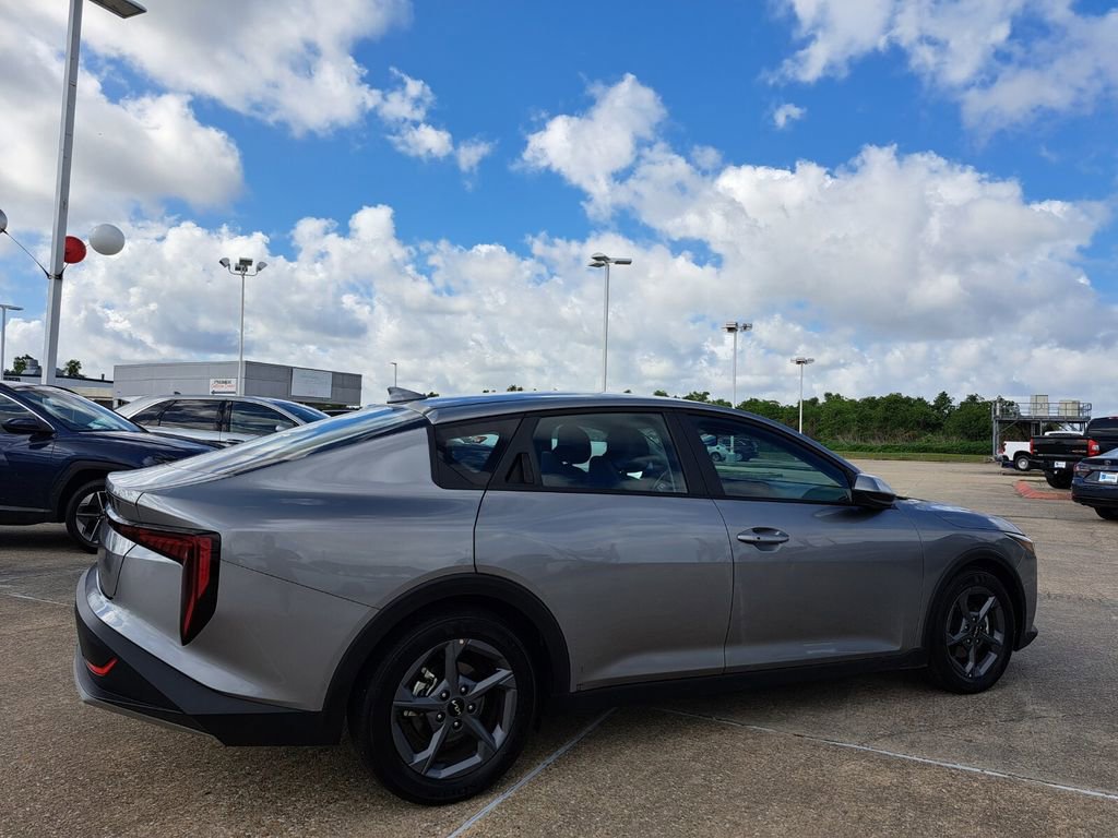 Used 2025 Kia K4 LXS image 5