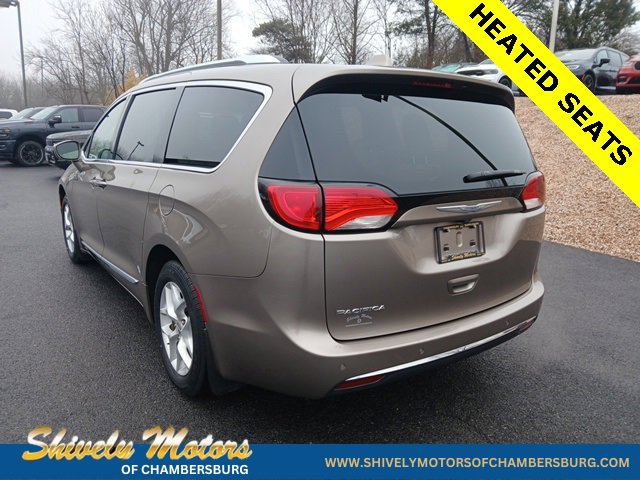 Used 2017 Chrysler Pacifica Touring-L Plus w/ Tire & Wheel Group image 4
