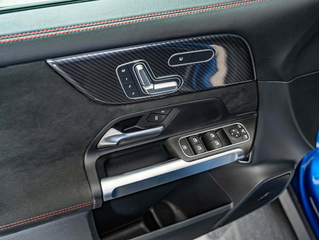 Certified 2024 Mercedes-Benz GLB 250 4MATIC image 18