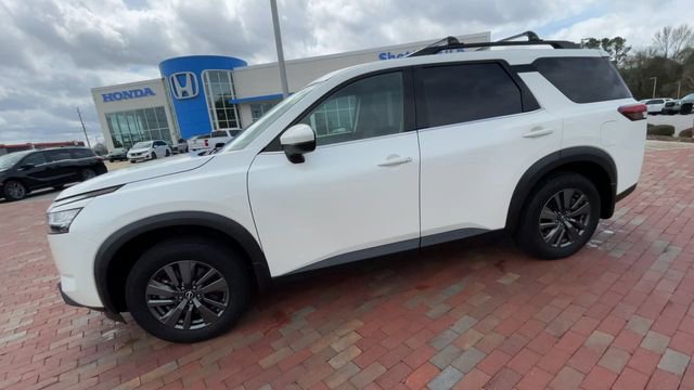 Used 2022 Nissan Pathfinder SV image 6