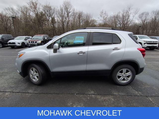 Used 2020 Chevrolet Trax LT w/ LT Convenience Package image 2