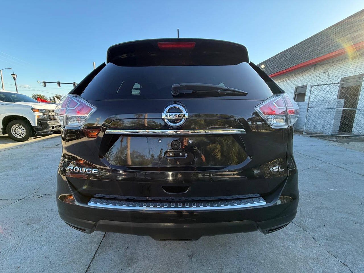 Used 2015 Nissan Rogue SL w/ SL Premium Package FWD image 5