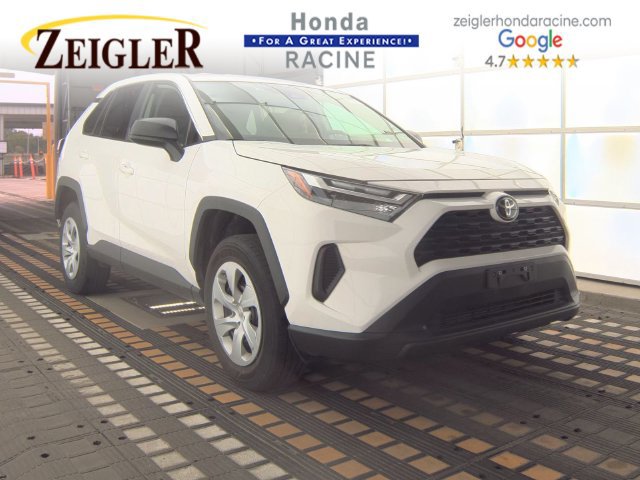 Used 2025 Toyota RAV4 LE AWD/4WD image 1