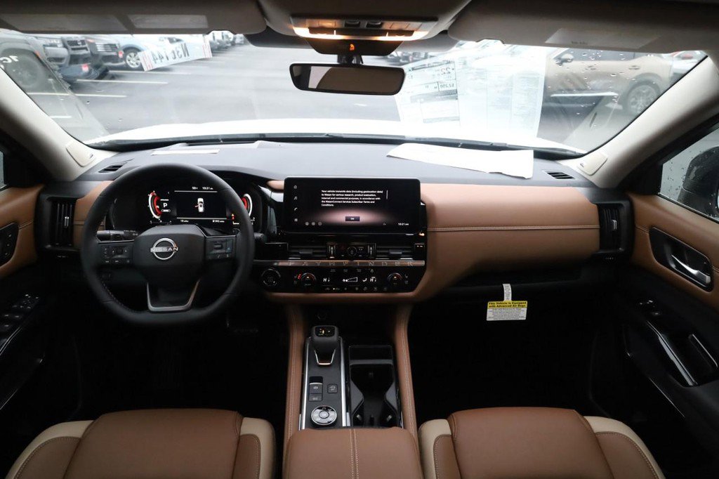 New 2026 Nissan Pathfinder Platinum w/ Cargo Package image 7