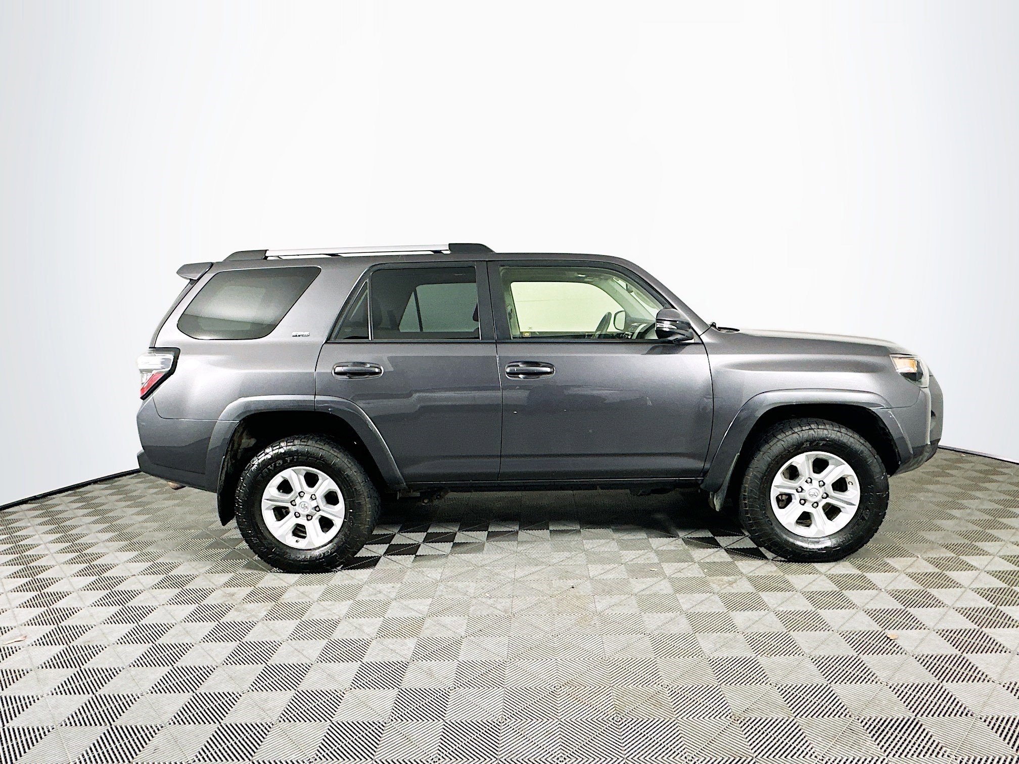 Used 2019 Toyota 4Runner SR5 image 8