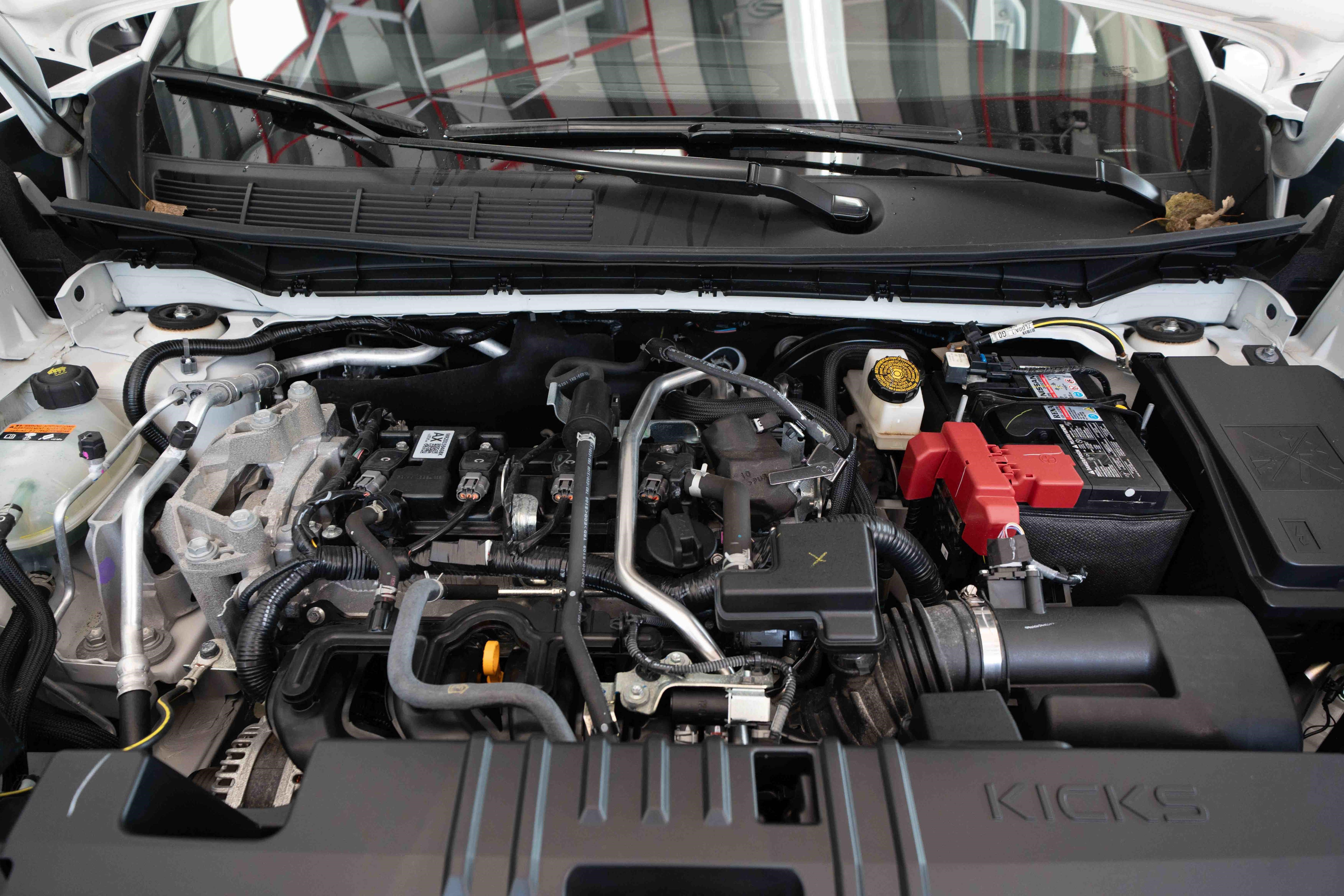 Used 2026 Nissan Kicks SR FWD image 31