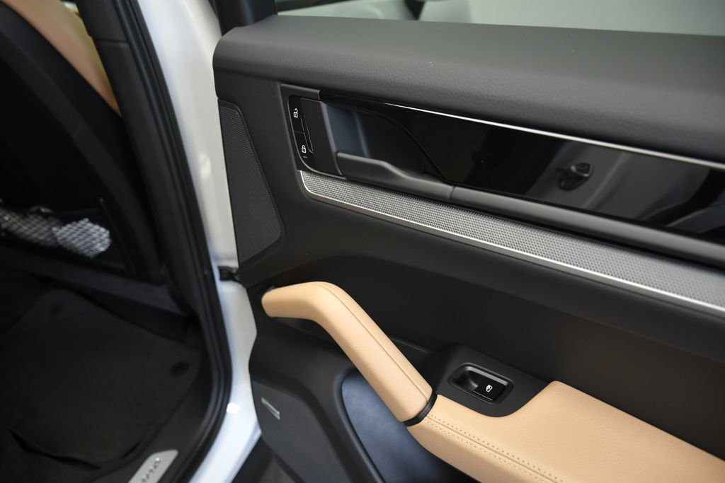 New 2026 Porsche Cayenne S AWD/4WD image 24