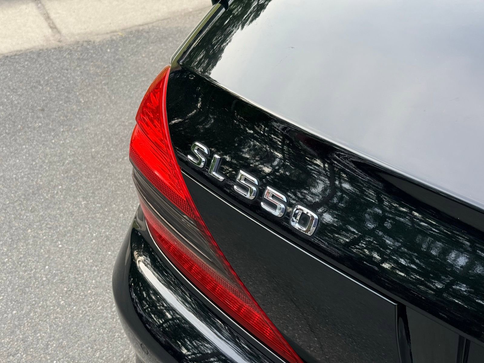 Used 2011 Mercedes-Benz SL 550 image 9