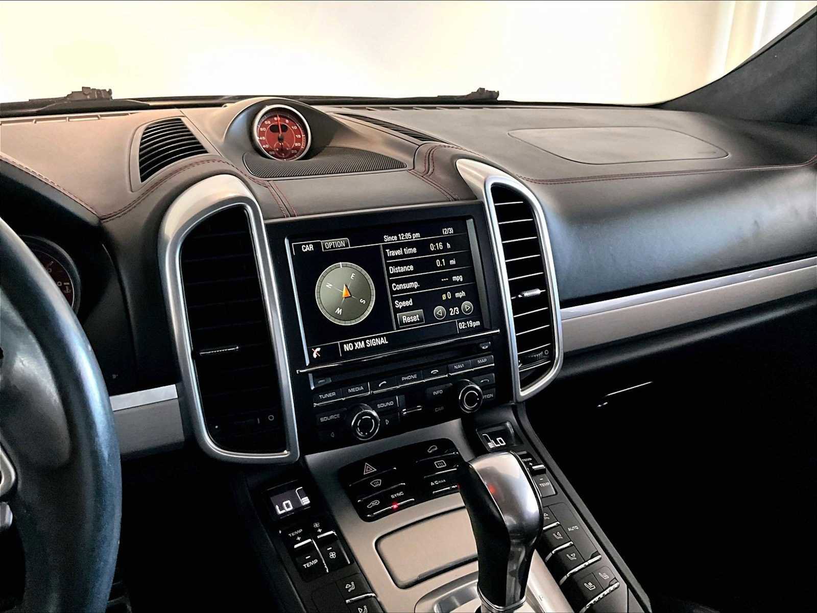 Used 2016 Porsche Cayenne Turbo image 19