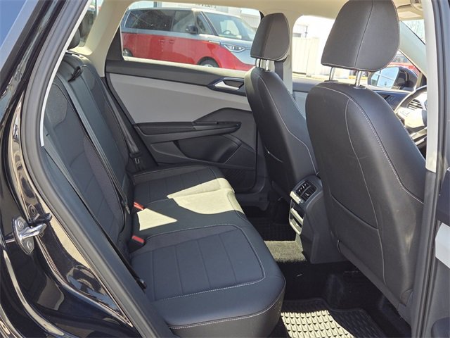 Used 2024 Volkswagen Taos SE image 16