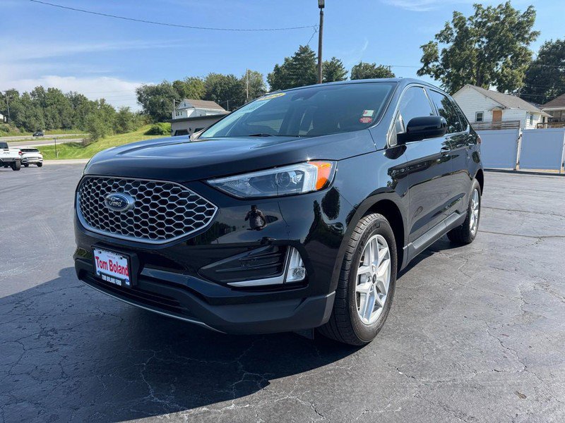 Used 2024 Ford Edge SEL w/ Convenience Package AWD/4WD image 3