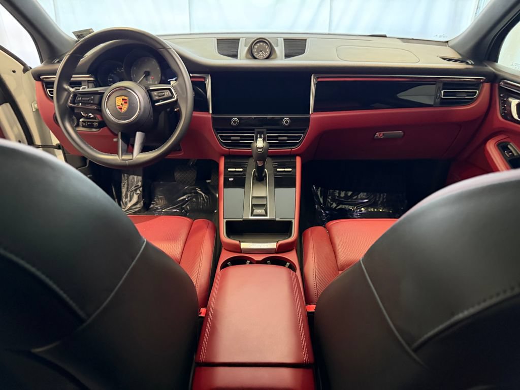 Certified 2023 Porsche Macan S AWD/4WD image 17