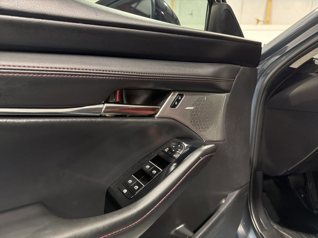 Used 2022 MAZDA MAZDA3 s image 25